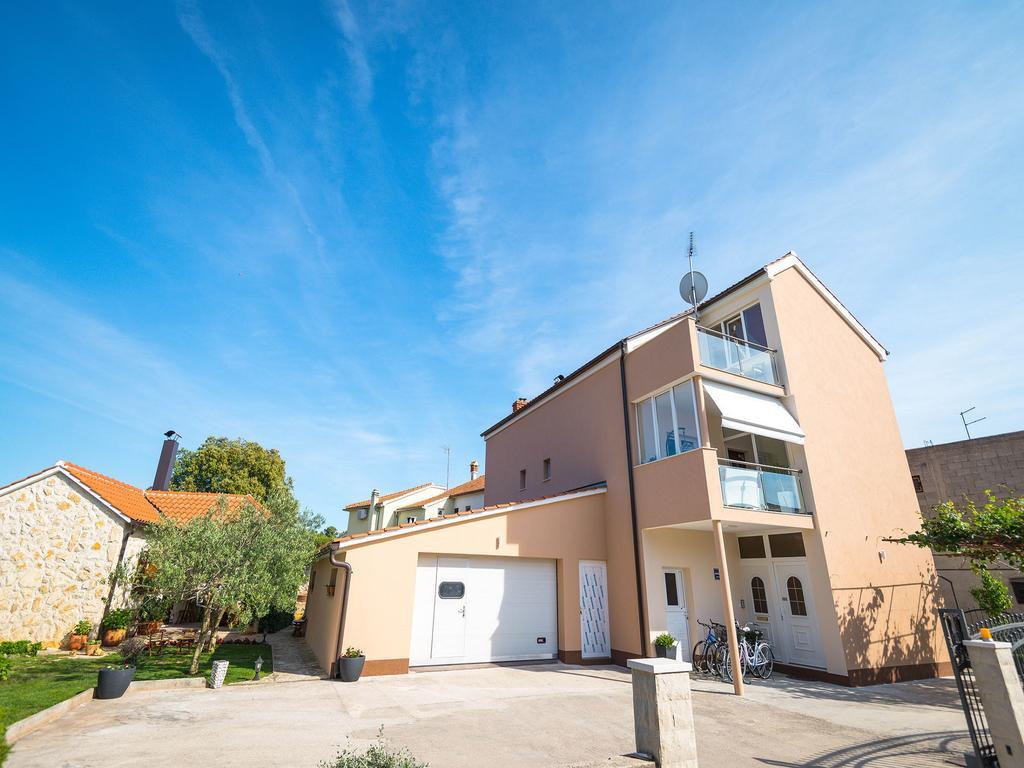 Apartments Sunny Garden Brodarica  Exterior photo
