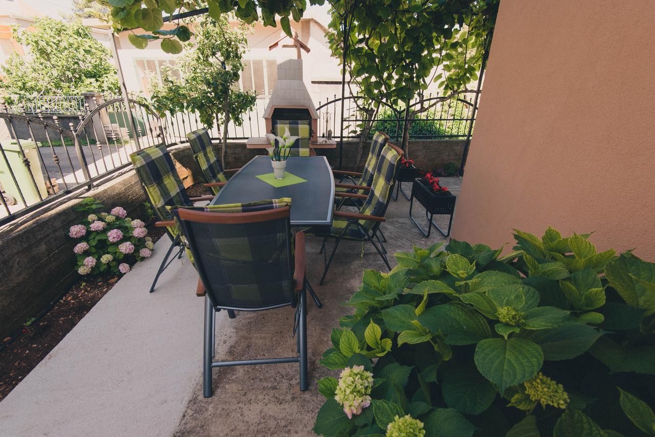 Apartments Sunny Garden Brodarica  Exterior photo