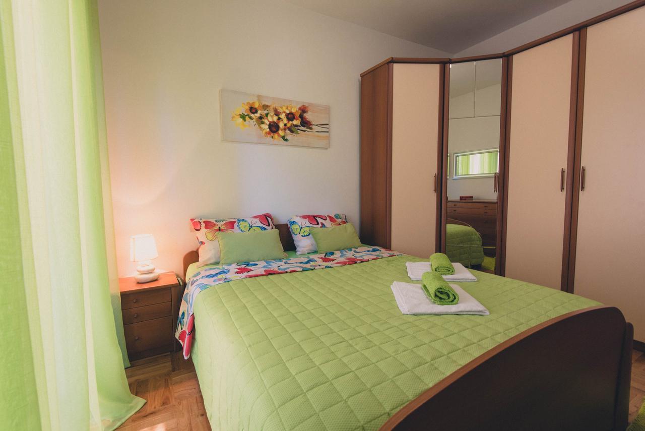 Apartments Sunny Garden Brodarica  Exterior photo