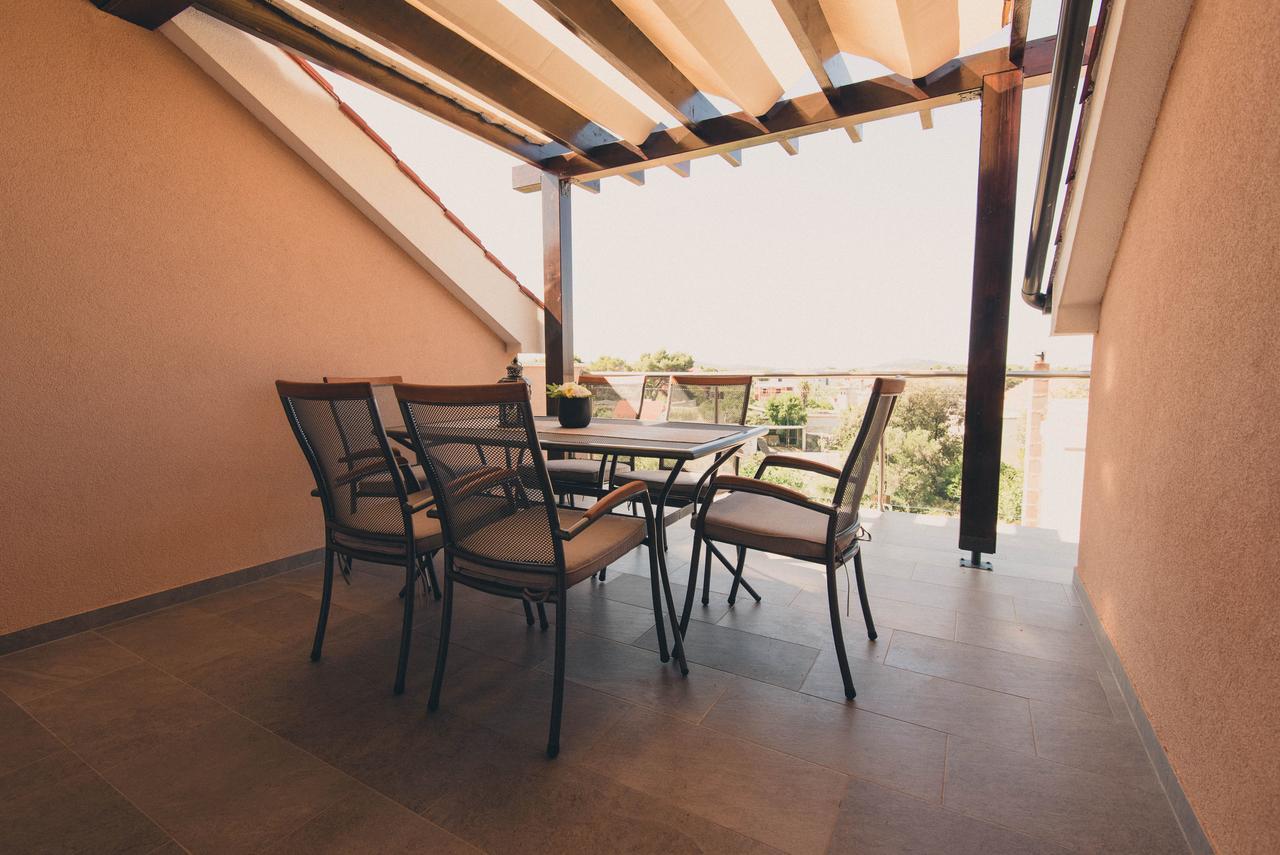 Apartments Sunny Garden Brodarica  Exterior photo