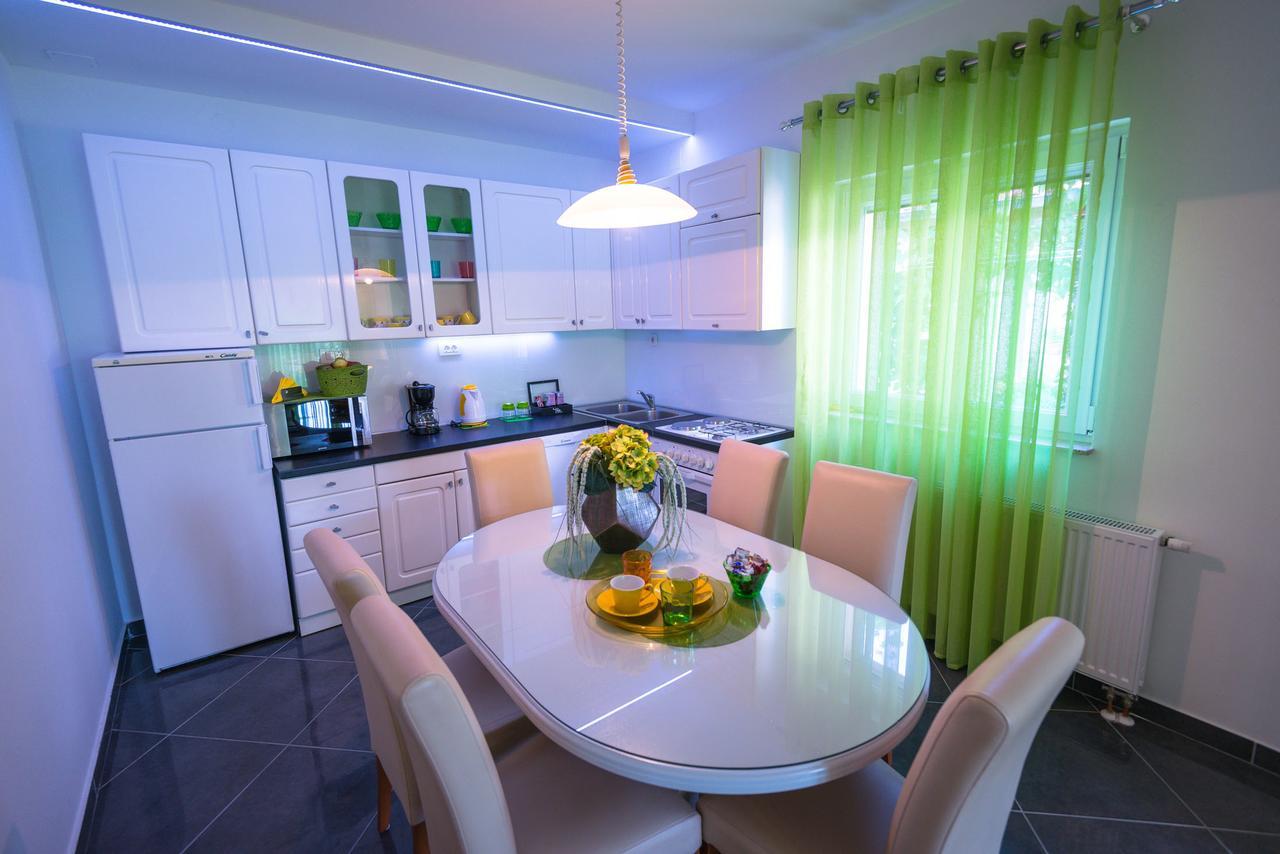 Apartments Sunny Garden Brodarica  Exterior photo