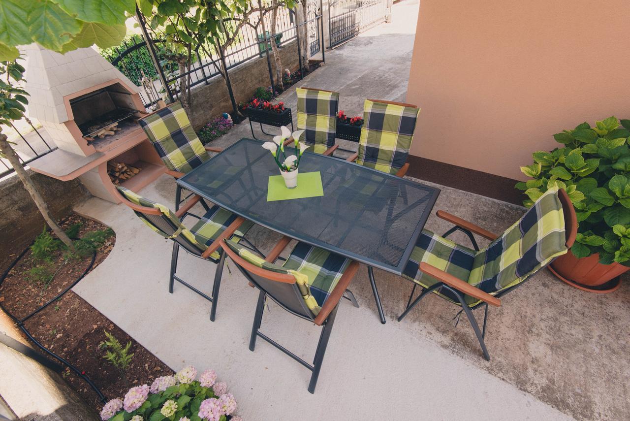 Apartments Sunny Garden Brodarica  Exterior photo
